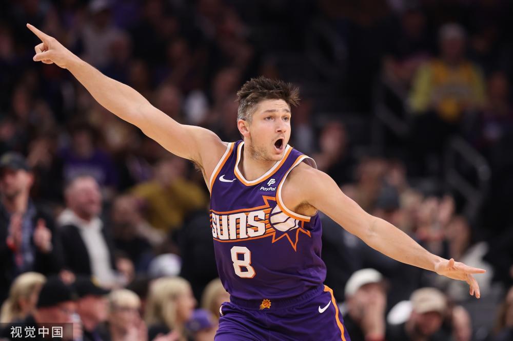 NBA最大垃圾合同：球员退队赛季报销，黄蜂管理层豪赌失败.